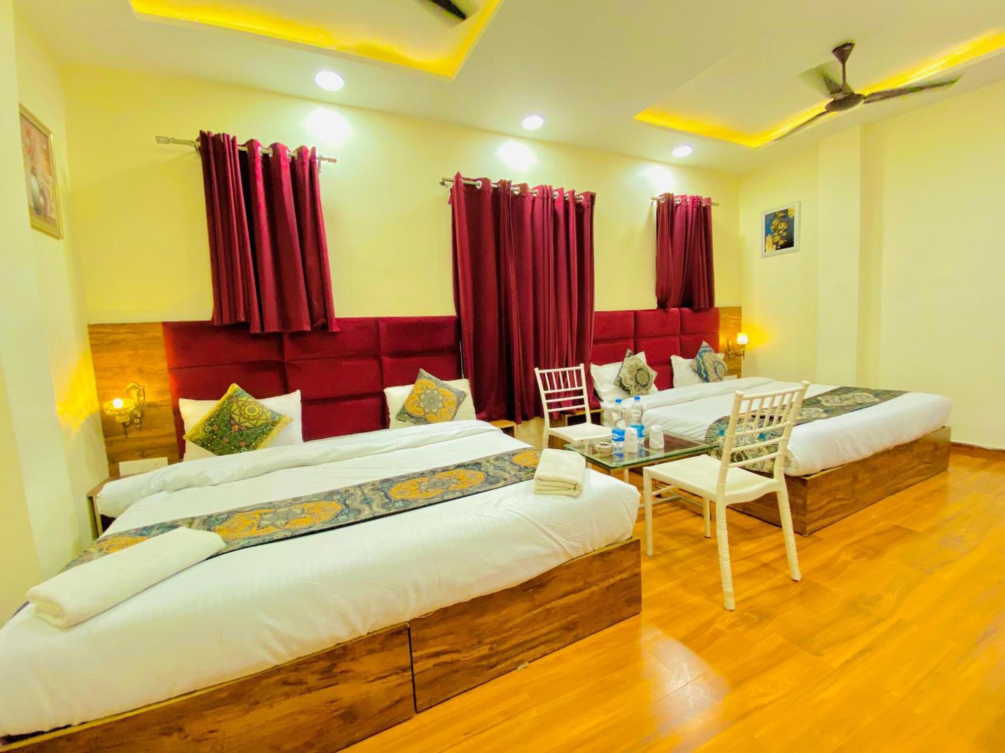 Hotel Holiday First 300 Meter From Golden Temple 阿姆利则 外观 照片