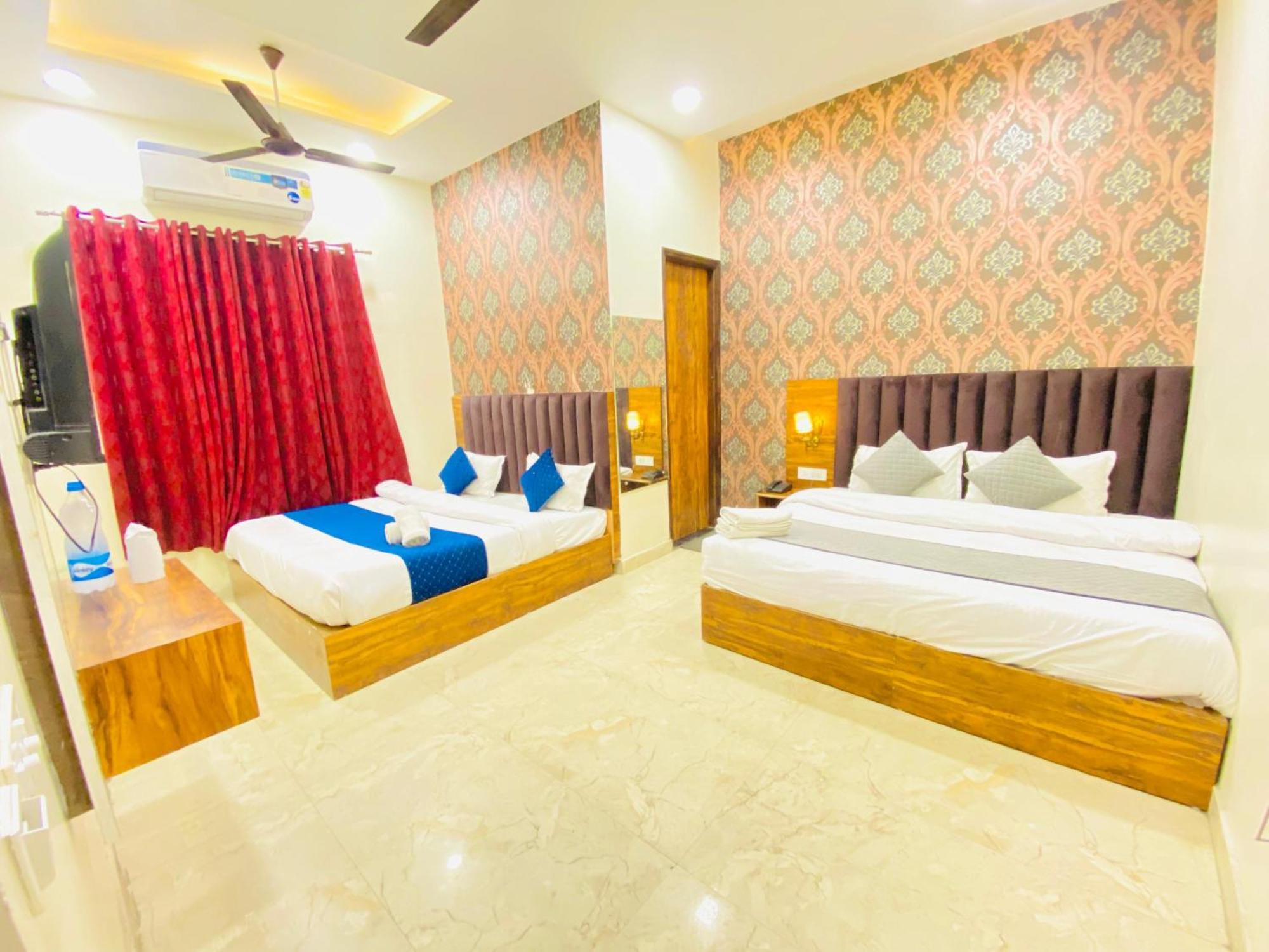 Hotel Holiday First 300 Meter From Golden Temple 阿姆利则 外观 照片