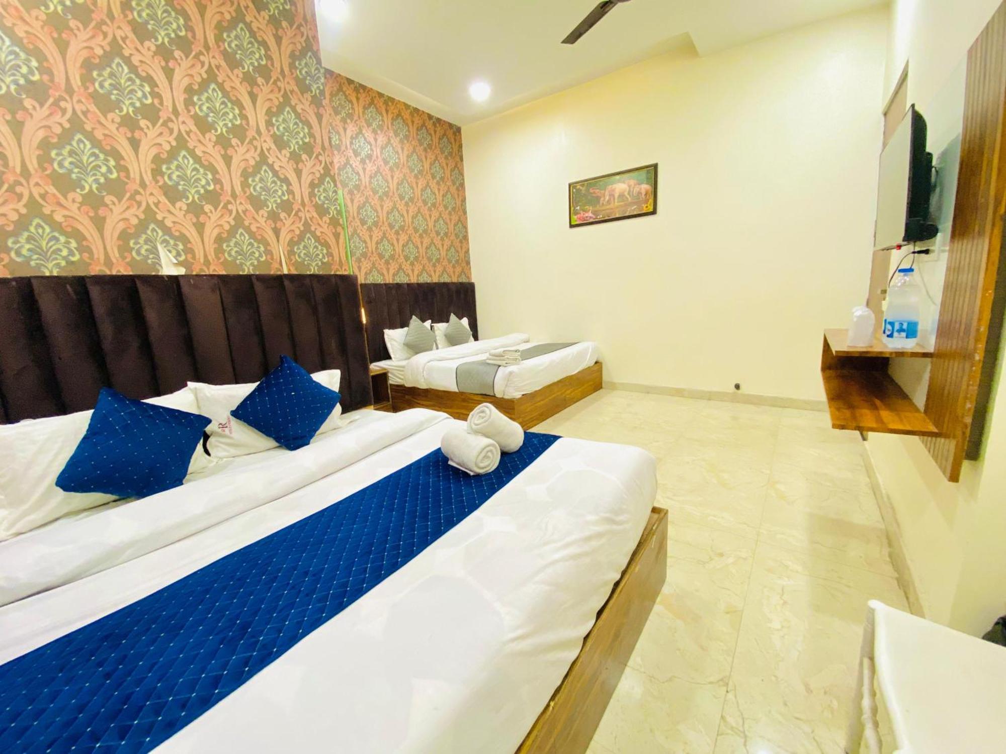 Hotel Holiday First 300 Meter From Golden Temple 阿姆利则 外观 照片