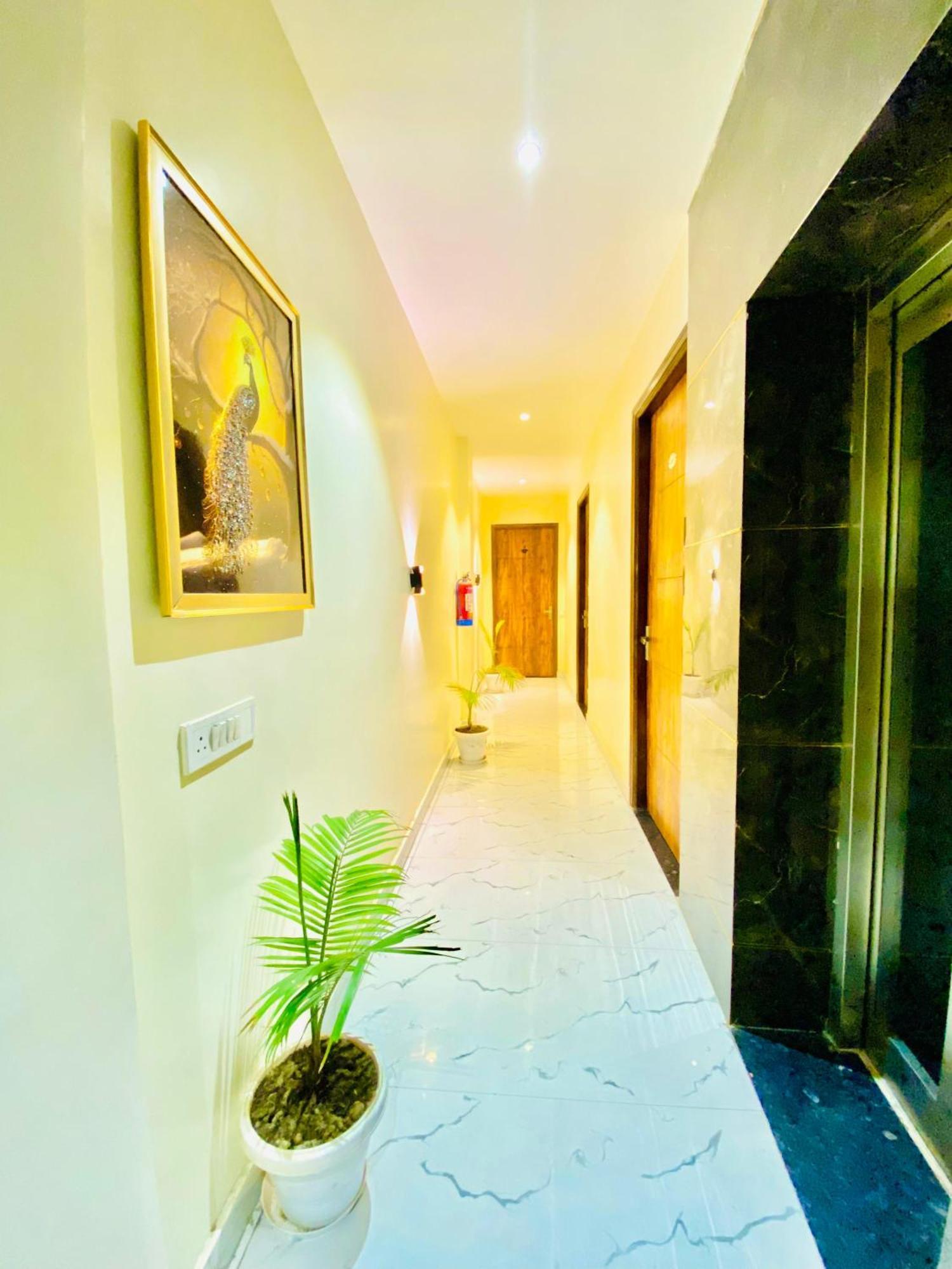 Hotel Holiday First 300 Meter From Golden Temple 阿姆利则 外观 照片