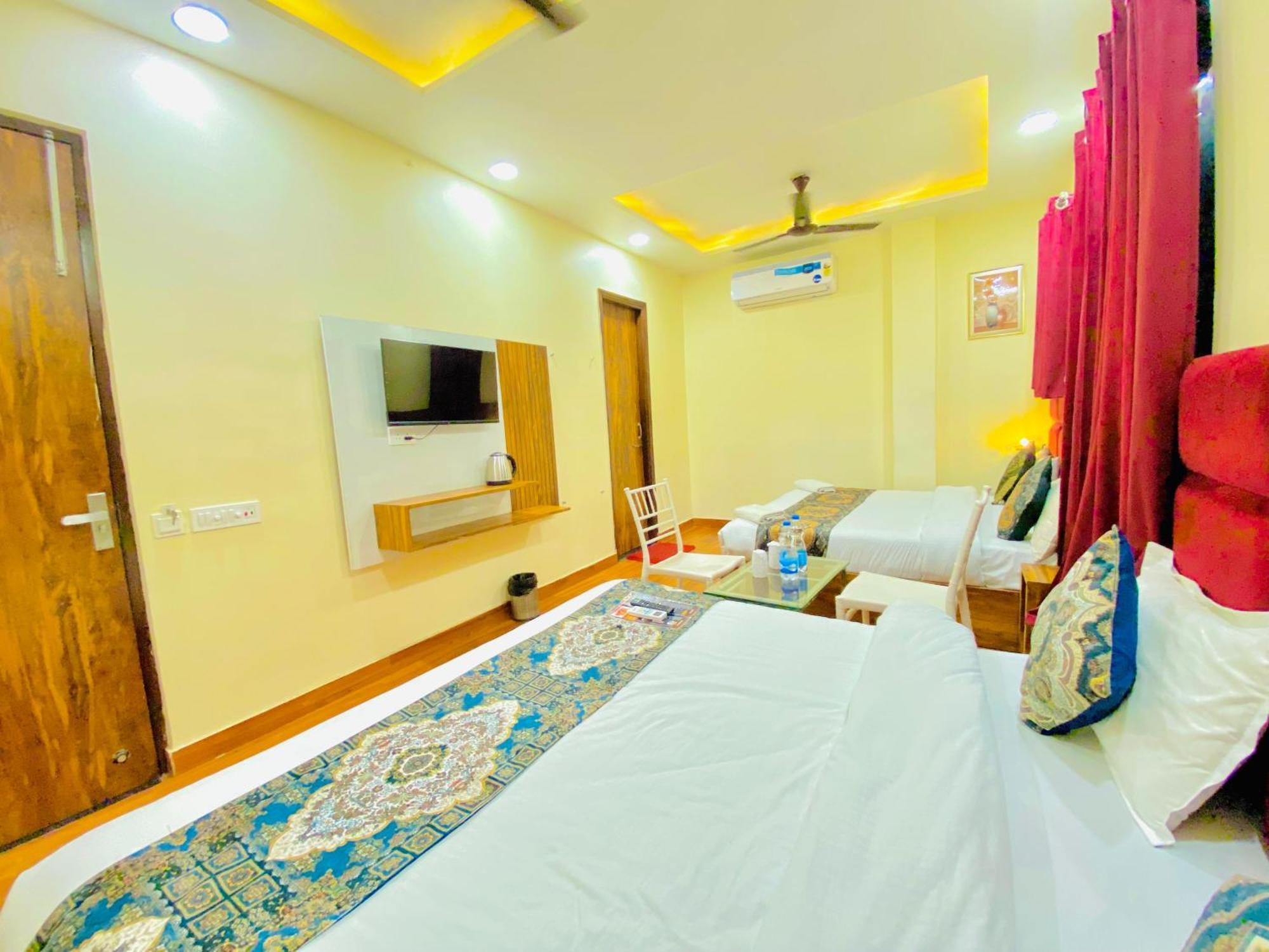 Hotel Holiday First 300 Meter From Golden Temple 阿姆利则 外观 照片