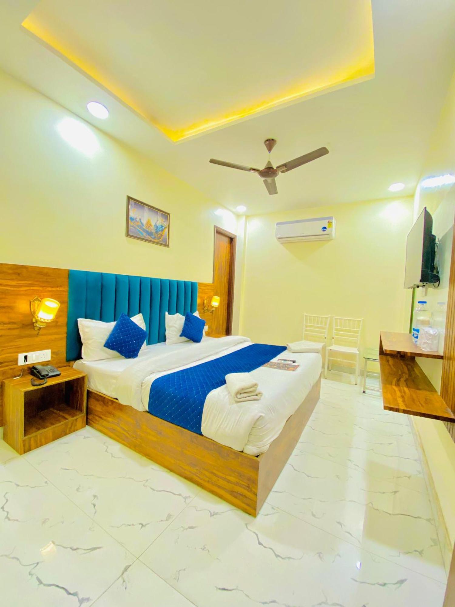 Hotel Holiday First 300 Meter From Golden Temple 阿姆利则 外观 照片